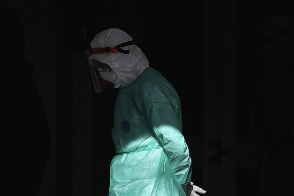 Albanella, un decesso per covid 1585191188 medico triste coronavirus fg 1024x682 - Albanella, un decesso per covid
