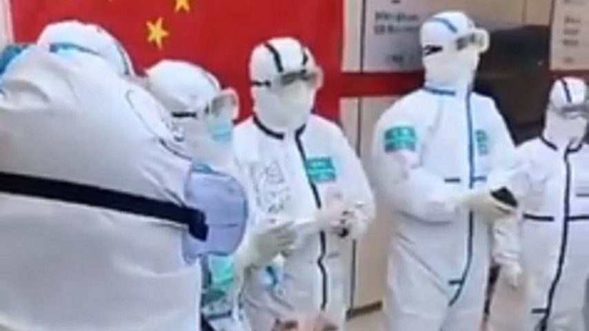 Wuhan festeggia: l’ospedale ha dimesso l’ultimo paziente – video