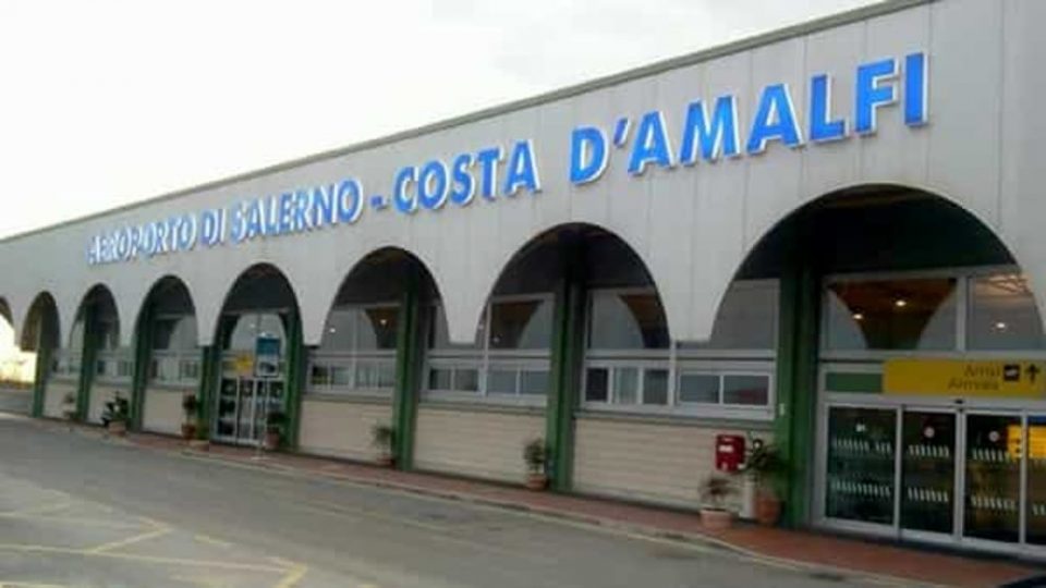 Aeroporto Costa d’Amalfi, Sopralluogo del presidente della Commissione Aree Interne e della senatrice Gaudiano con l’ex ministro Toninelli aeroporto di salerno 2 3 960x540 - Aeroporto Costa d’Amalfi, Sopralluogo del presidente della Commissione Aree Interne e della senatrice Gaudiano con l’ex ministro Toninelli