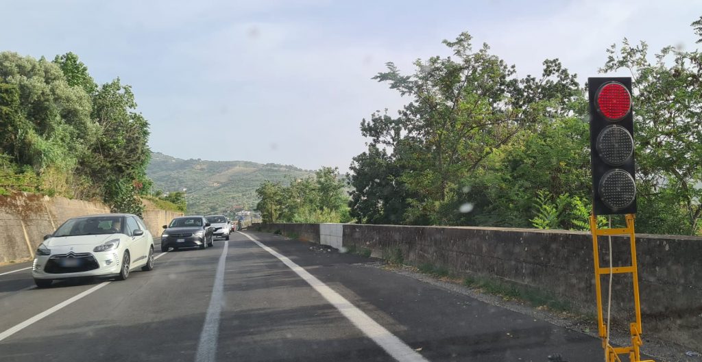 Agropoli, tra le uscite nord e sud installato semaforo semaforo 1024x529 - Agropoli, tra le uscite nord e sud installato semaforo