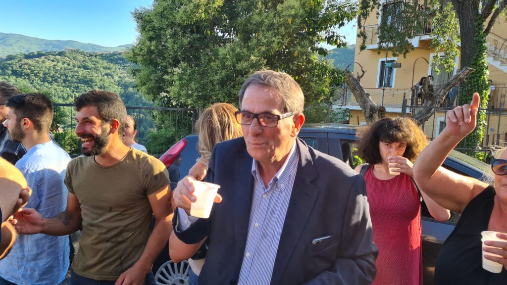 Rutino, festeggiamenti per il rieletto sindaco Giuseppe Rotolo (video)